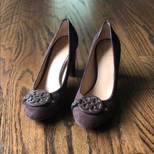 Brown suede Tory Burch pumps